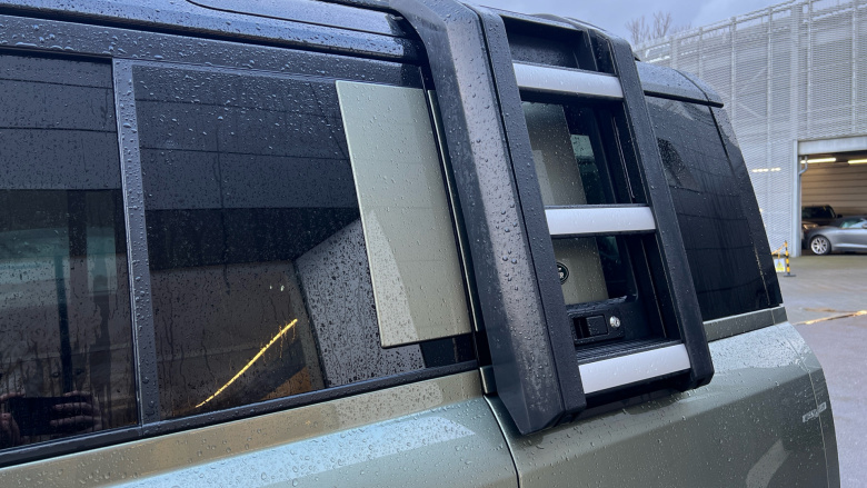 Land Rover Defender 3.0 D250 X-Dynamic HSE 110 5dr Auto Diesel Estate